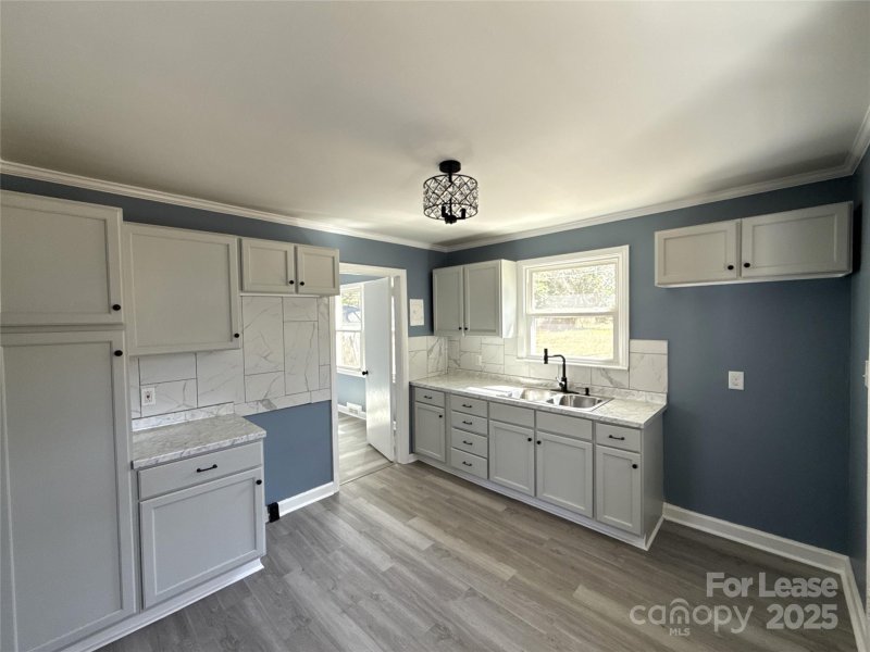 Property image 4 at 408 Fannie Circle, Charlotte, NC 28205