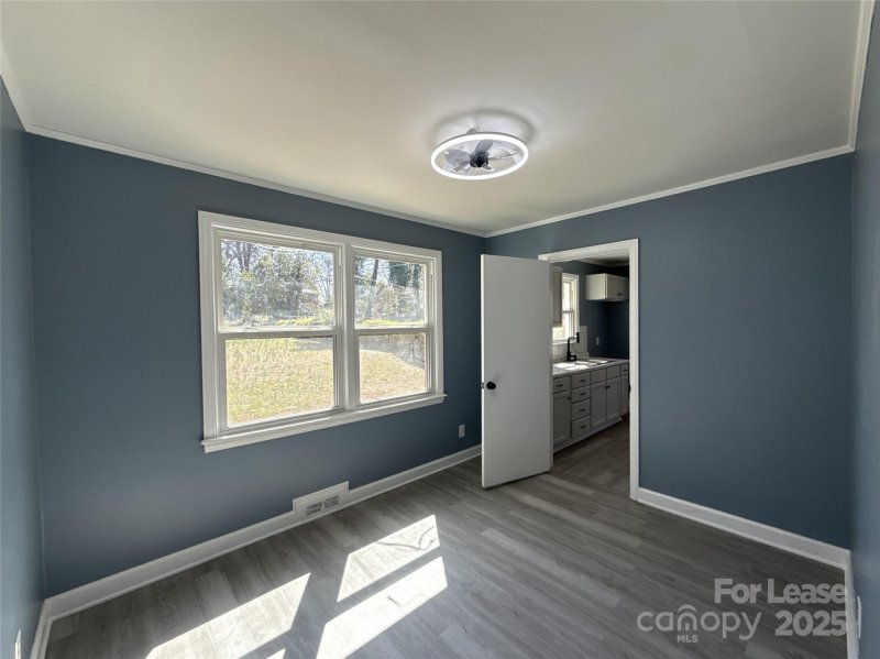 Property image 5 at 408 Fannie Circle, Charlotte, NC 28205