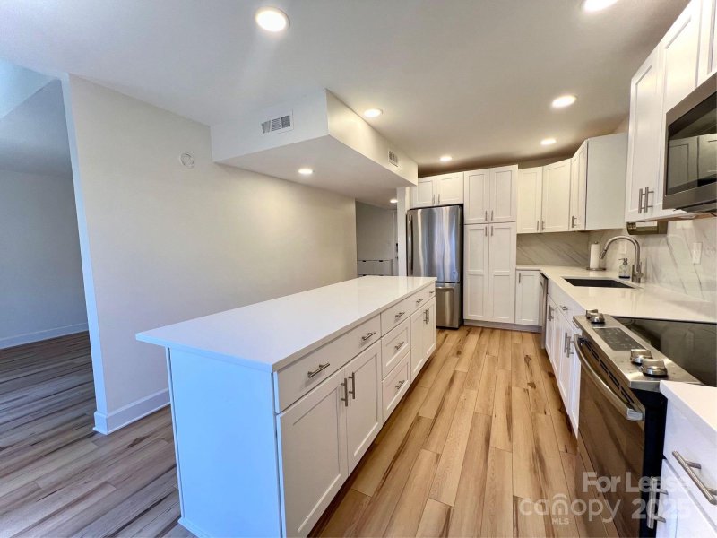 Property image 3 at 1616 Flynwood Drive, Charlotte, NC 28205