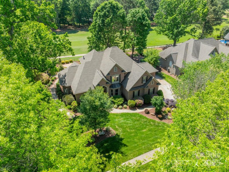 Property image 3 at 13358 Bally Bunnion Way, Davidson, NC 28036