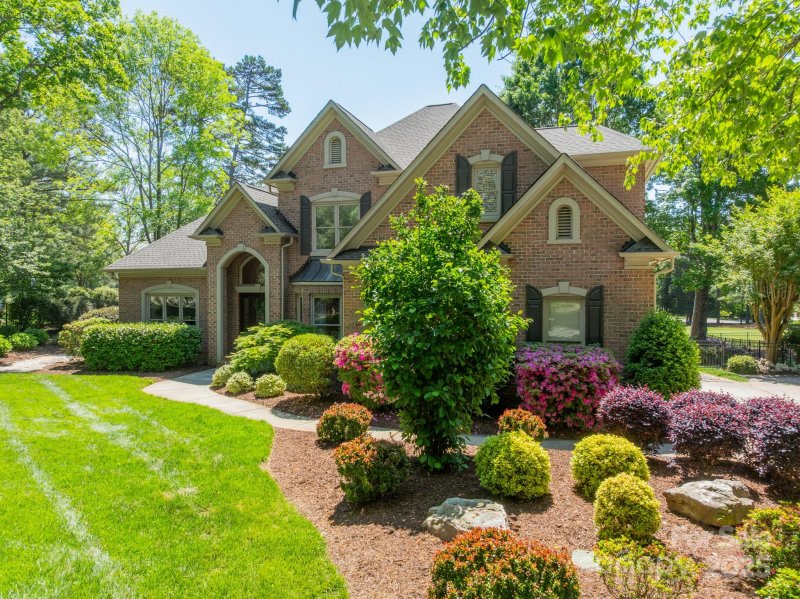 Property image 4 at 13358 Bally Bunnion Way, Davidson, NC 28036