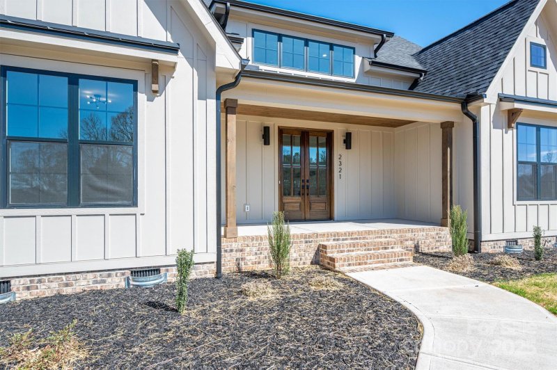 Property image 2 of 2321 Ivey Church Road in Lawings Gate, Maiden, NC 28650