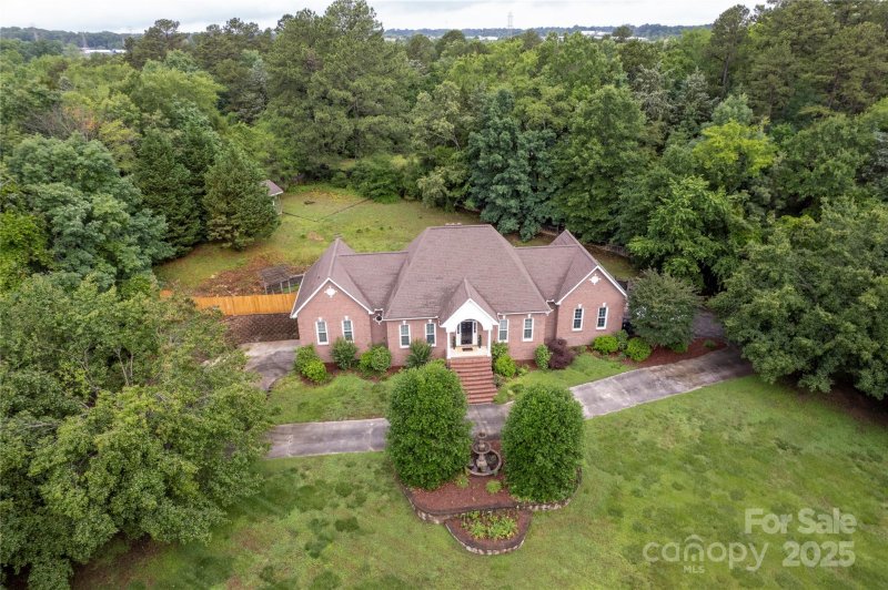105 Partridge Bluff Drive