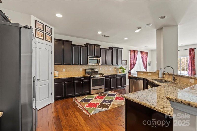 Property image 2 at 10714 Sapphire Trail, Davidson, NC 28036