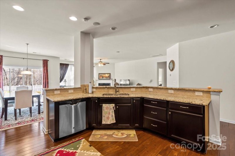 Property image 3 at 10714 Sapphire Trail, Davidson, NC 28036