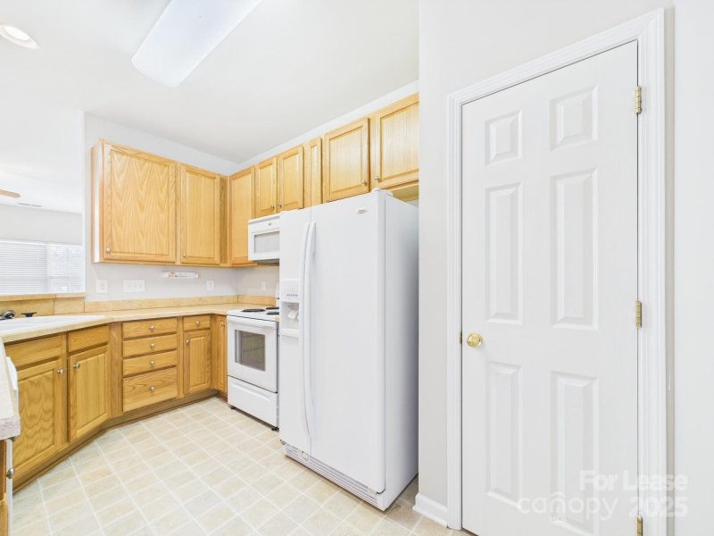 Property image 5 at 8468 Summerglen Circle, Charlotte, NC 28227