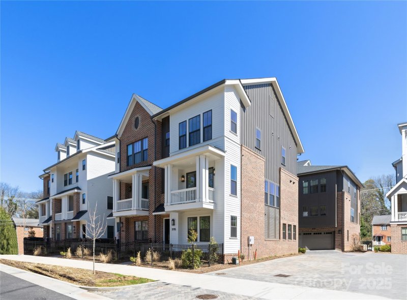 Property image 2 of 3115 Pinehurst Place in Myers Park, Charlotte, NC 28209