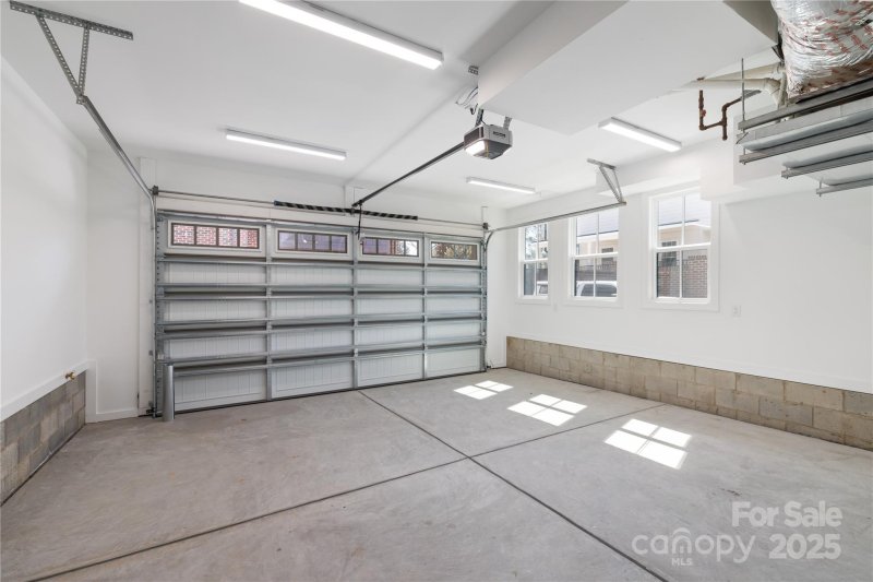 Property image 4 of 3115 Pinehurst Place in Myers Park, Charlotte, NC 28209