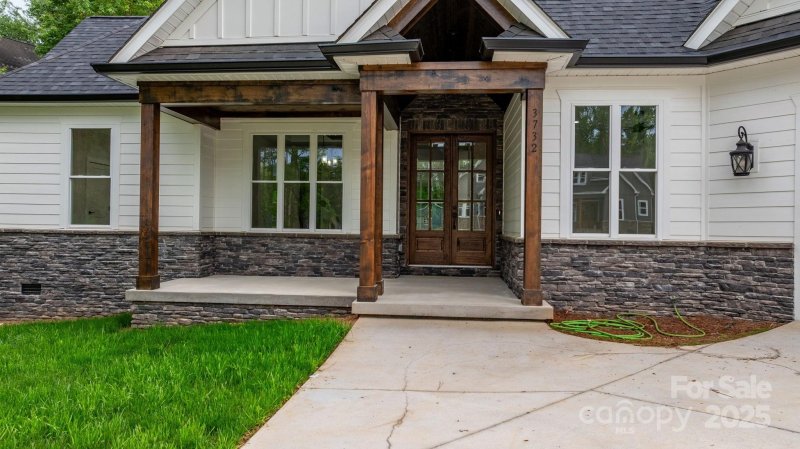 Property image 3 at 3732 Whitney Drive, Hickory, NC 28601