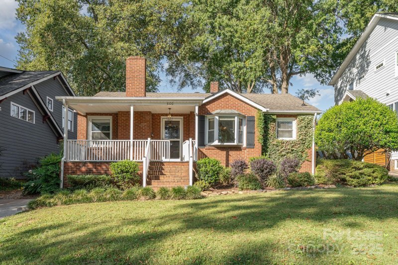 Property image 2 at 800 Mcdonald Avenue, Charlotte, NC 28203