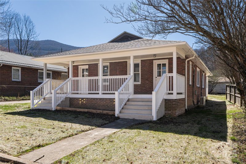 Property image 2 at 112 Powell Street, Swannanoa, NC 28778