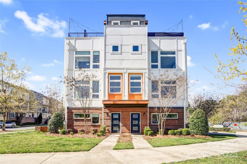 Property image 5 at 111 W Poindexter Drive, Charlotte, NC 28203