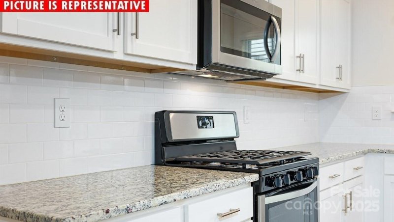 Property image 3 at 11220 Cardinal Creek Avenue, Charlotte, NC 28215