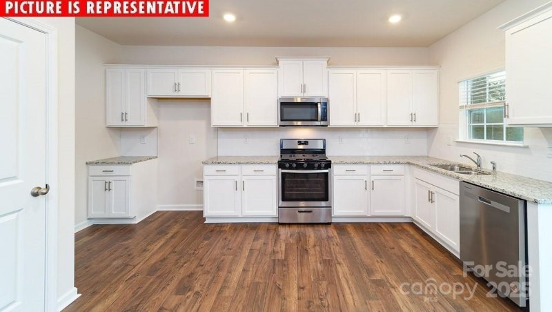 Property image 5 at 11220 Cardinal Creek Avenue, Charlotte, NC 28215