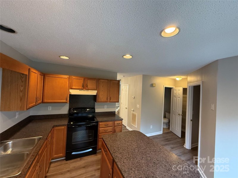 Property image 2 at 3111 Summercroft Lane, Charlotte, NC 28269