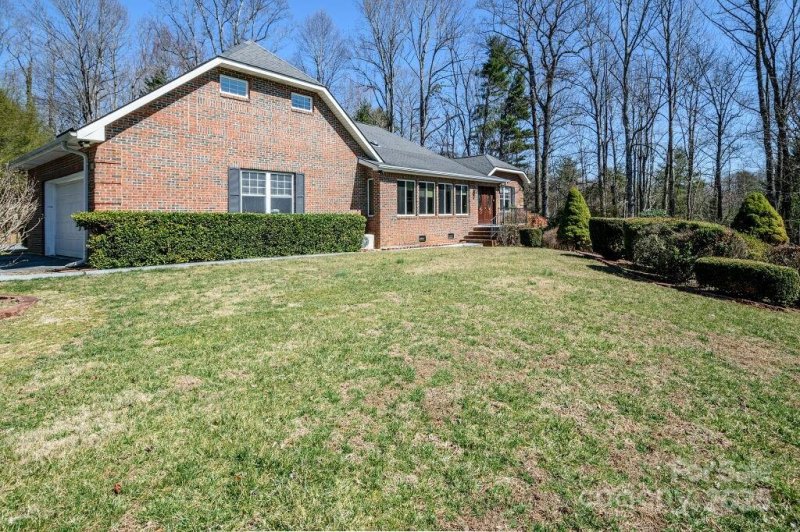 Property image 2 at 108 Sky View Lane, Hendersonville, NC 28739