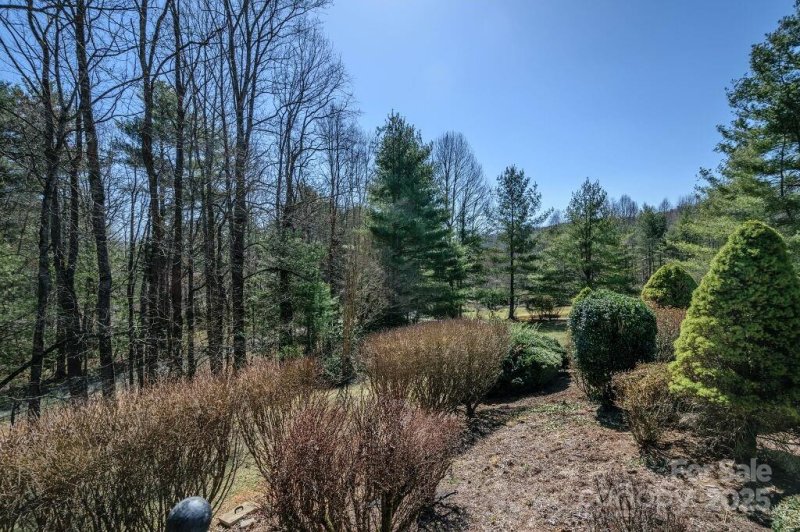 Property image 4 at 108 Sky View Lane, Hendersonville, NC 28739