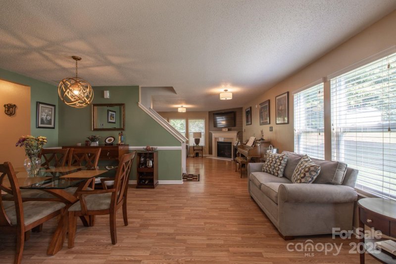 Property image 3 at 6808 Wandering Creek Drive, Charlotte, NC 28216