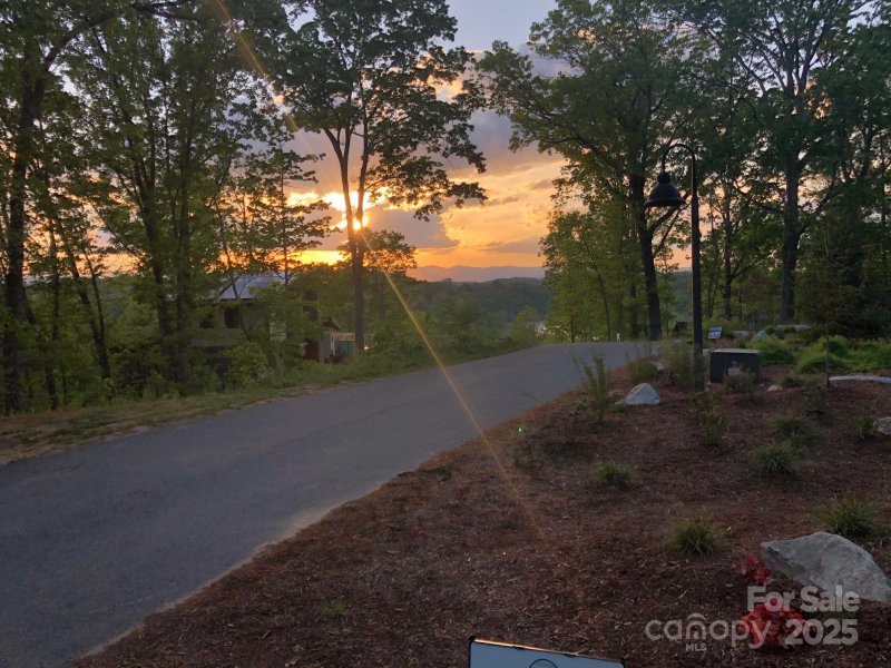 Property image 4 of 17 Tulip Poplar Trail in Olivette, Asheville, NC 28804