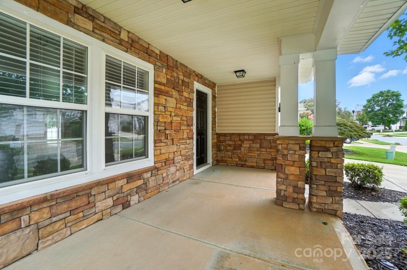 Property image 4 of 118 Glade Valley Avenue in Waterlynn, Mooresville, NC 28117