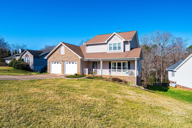 Property image 2 at 538 30th Avenue Circle, Hickory, NC 28601
