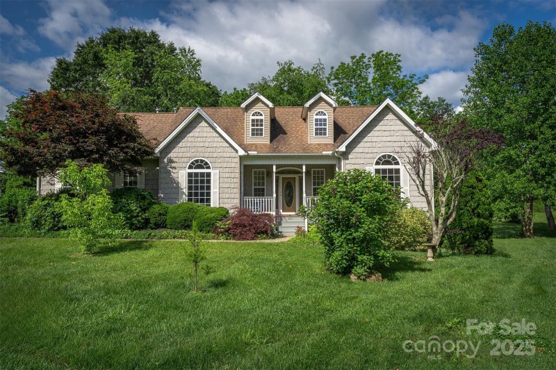 Property image 2 of 415 Kingfisher Lane in Mills River Village, Mills River, NC 28759