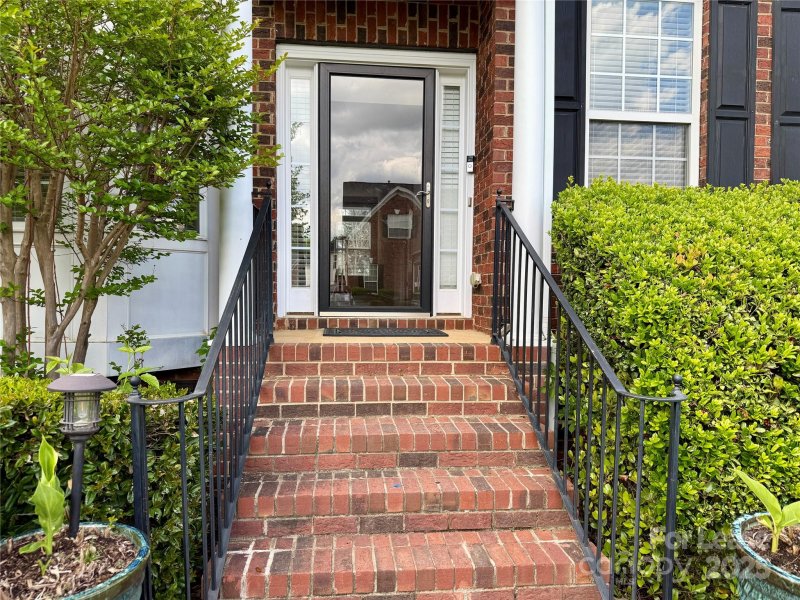 Property image 2 at 1020 Woodkirk Lane, Matthews, NC 28104