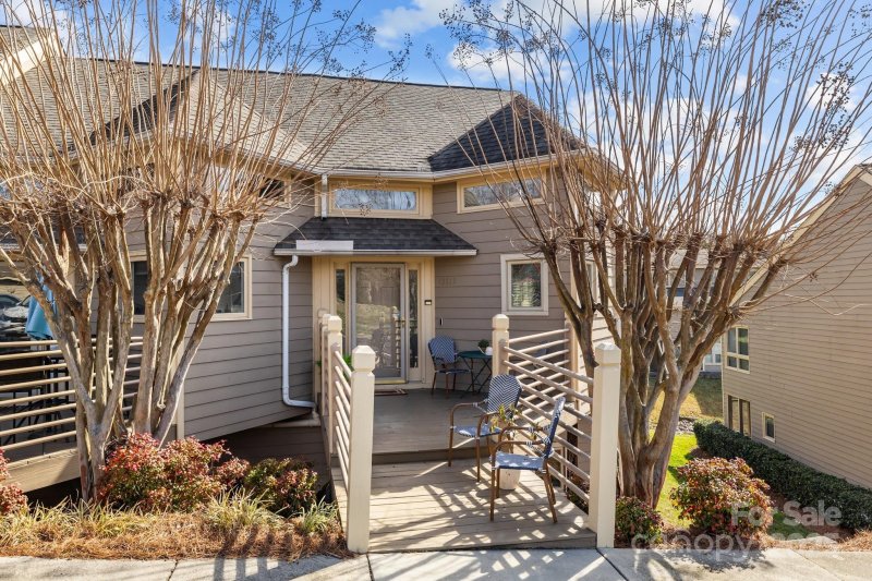 Property image 2 at 13913 Queens Harbor Road, Charlotte, NC 28278