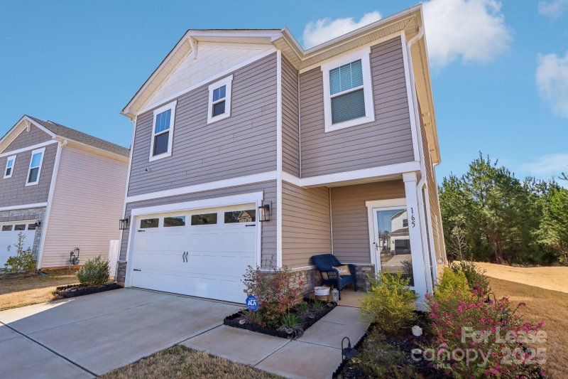 Property image 2 of 165 Canoga Avenue in Monterey Park, York, SC 29745