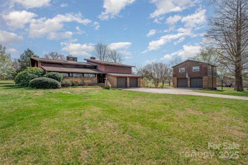 Property image 3 at 190 Country Drive, Statesville, NC 28625