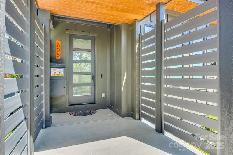 Property image 5 at 805 E 19th Street, Charlotte, NC 28205