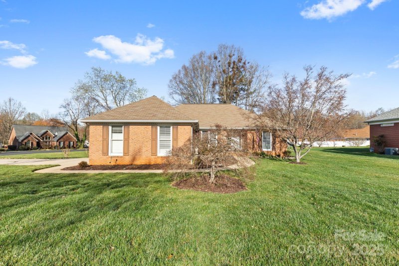 Property image 4 at 861 Emerson Drive, Mooresville, NC 28115