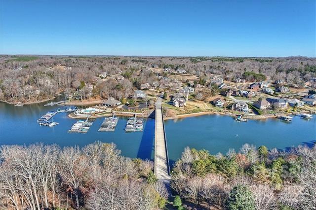 Property image 3 of 116 Island Ridge Drive in Windemere Island, Statesville, NC 28166