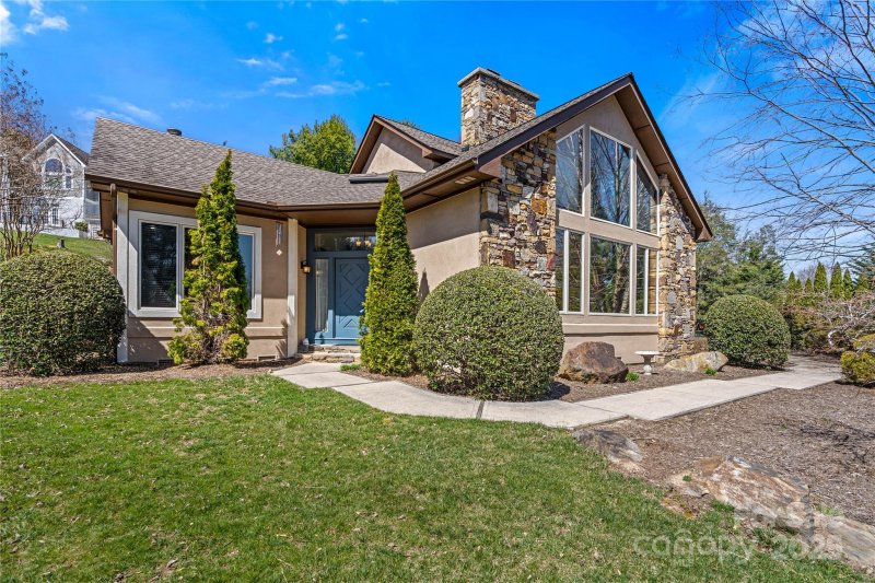 3001 Hickory Nut Trail