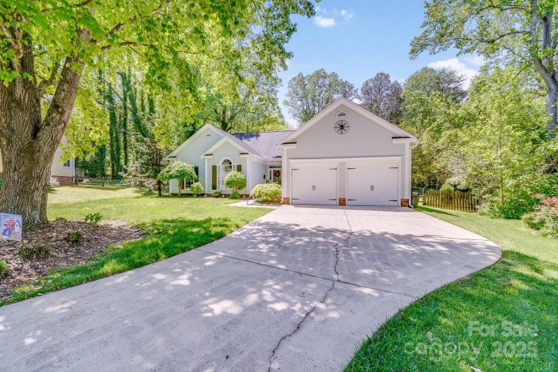 Property image 3 at 11003 Pale Hickory Lane, Charlotte, NC 28215