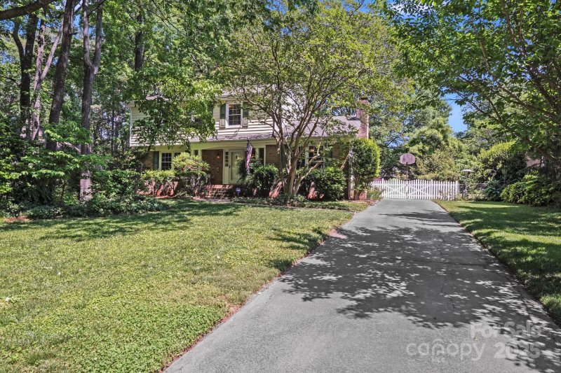 Property image 3 at 1327 Cedarwood Lane, Charlotte, NC 28212