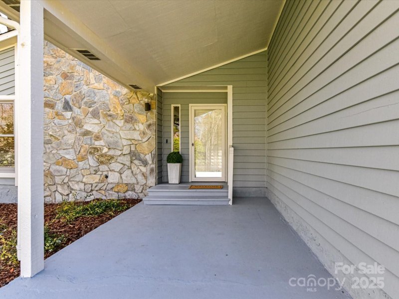 Property image 3 at 7529 Sheffingdell Drive, Charlotte, NC 28226