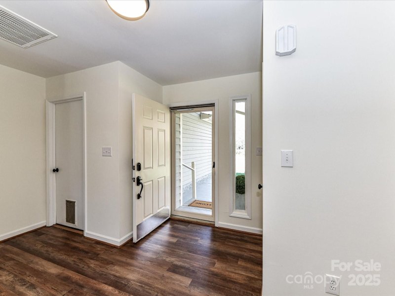 Property image 4 at 7529 Sheffingdell Drive, Charlotte, NC 28226