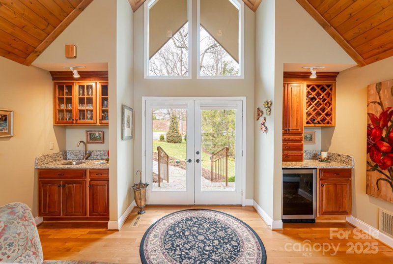 Property image 5 of 173 Winding Meadows Drive in Kenmure, Flat Rock, NC 28731