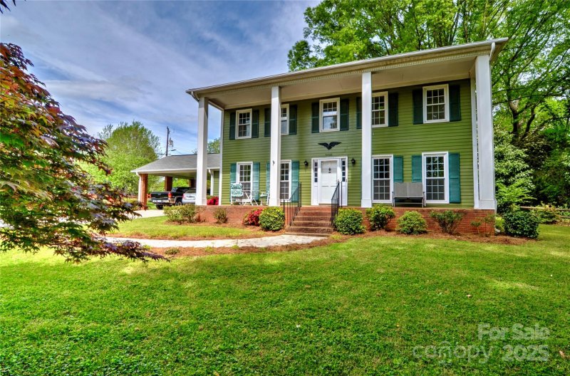 3400 Tracelake Drive