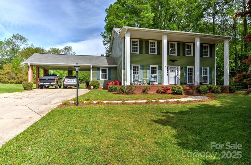 Property image 2 at 3400 Tracelake Drive, Matthews, NC 28105
