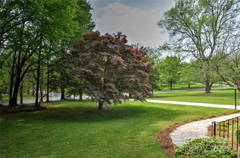 Property image 5 at 3400 Tracelake Drive, Matthews, NC 28105