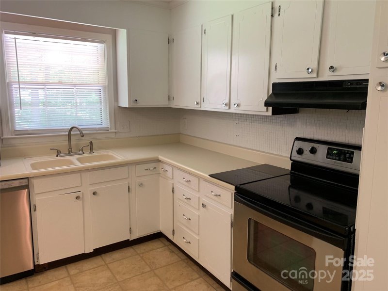 Property image 5 at 9200 Joyce Kilmer Drive, Charlotte, NC 28213