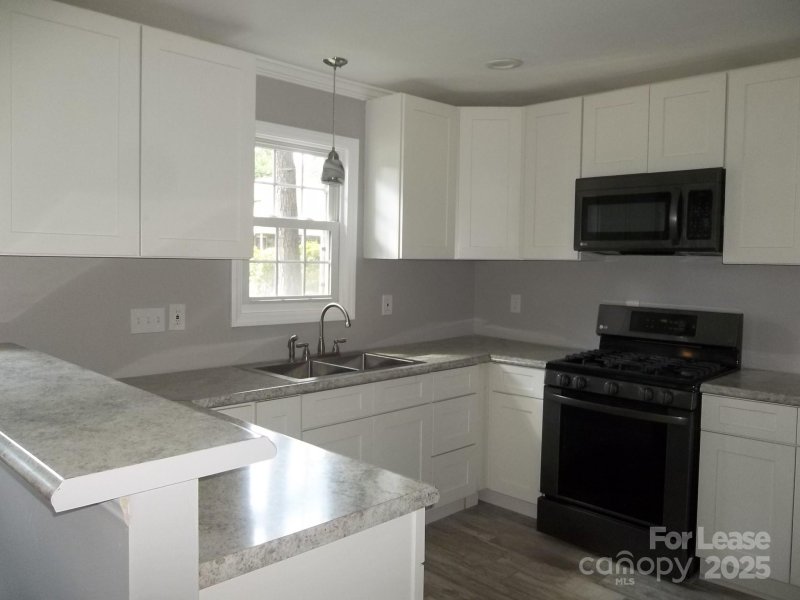 Property image 4 at 2820 Grimes Street, Charlotte, NC 28206