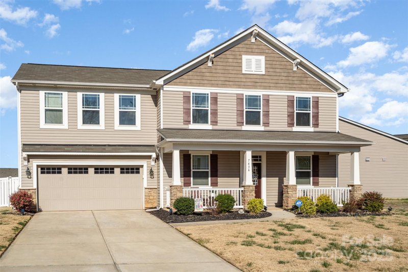 Property image 2 at 7436 Meridale Forest Drive, Charlotte, NC 28269