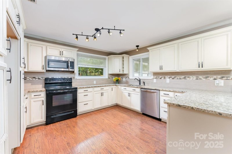 Property image 2 at 401 Dakota Street, Kannapolis, NC 28083