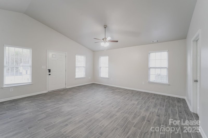 Property image 4 at 6223 Dumont Lane, Charlotte, NC 28269