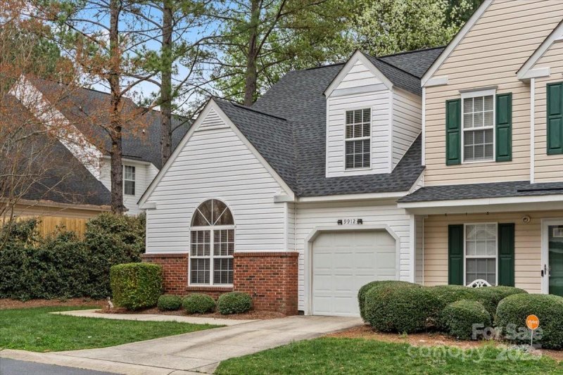 Property image 2 at 9912 Birch Knoll Court, Charlotte, NC 28213