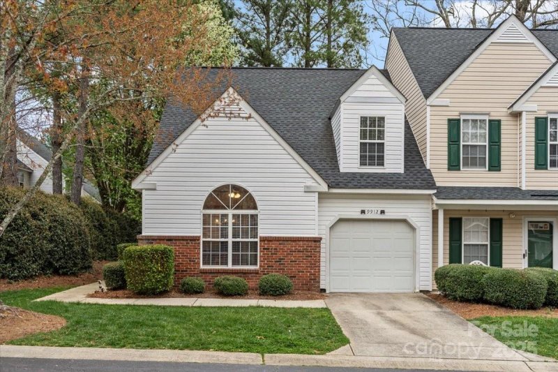 Property image 3 at 9912 Birch Knoll Court, Charlotte, NC 28213