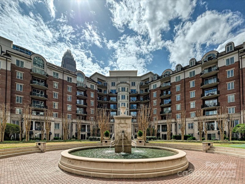 Property image 2 at 300 W 5th Street, Charlotte, NC 28202